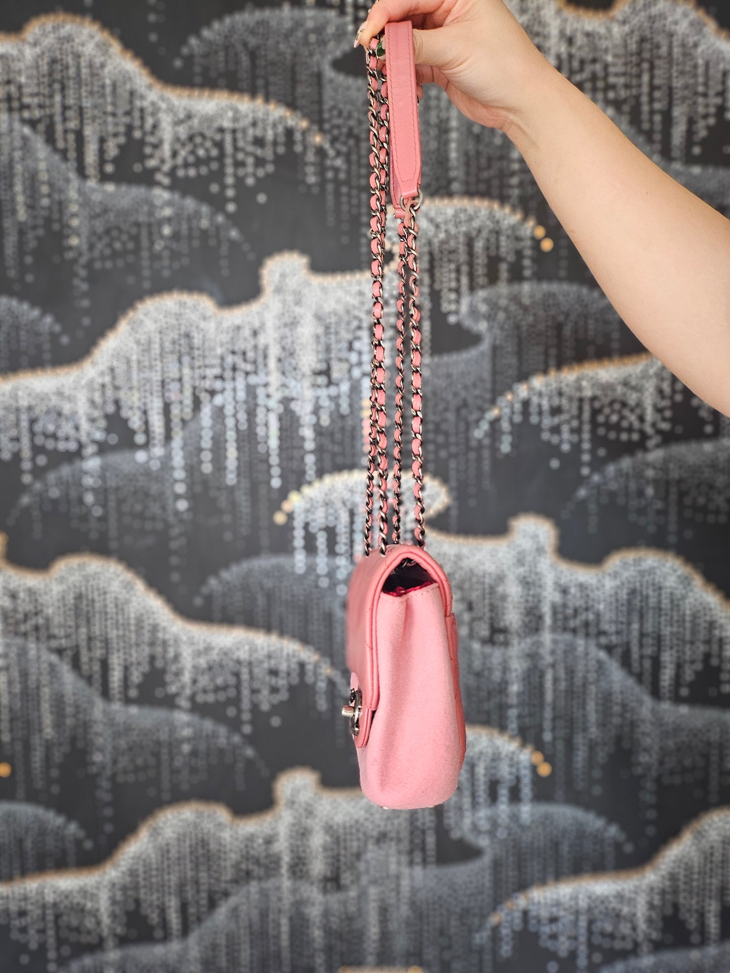 Chanel Series 21 (2015-2016) Matelassé Chain CC Pink Paris-Salzburg Bi Curvy Flag Bag