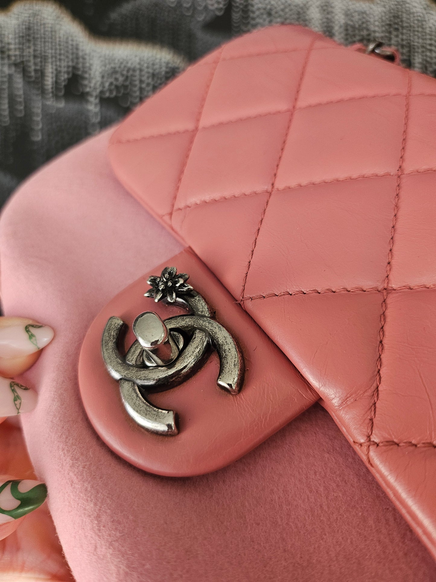 Chanel Series 21 (2015-2016) Matelassé Chain CC Pink Paris-Salzburg Bi Curvy Flag Bag