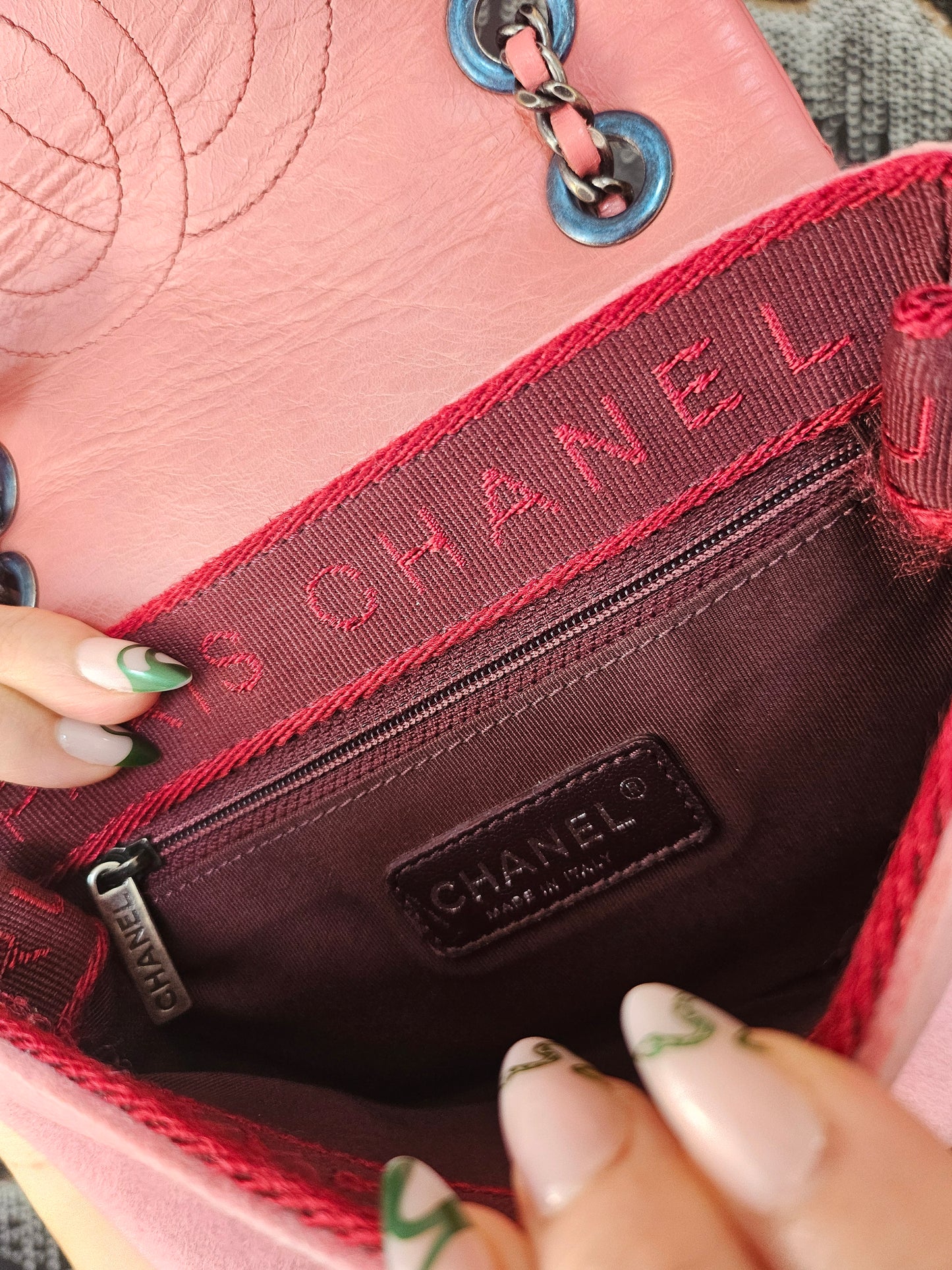 Chanel Series 21 (2015-2016) Matelassé Chain CC Pink Paris-Salzburg Bi Curvy Flag Bag