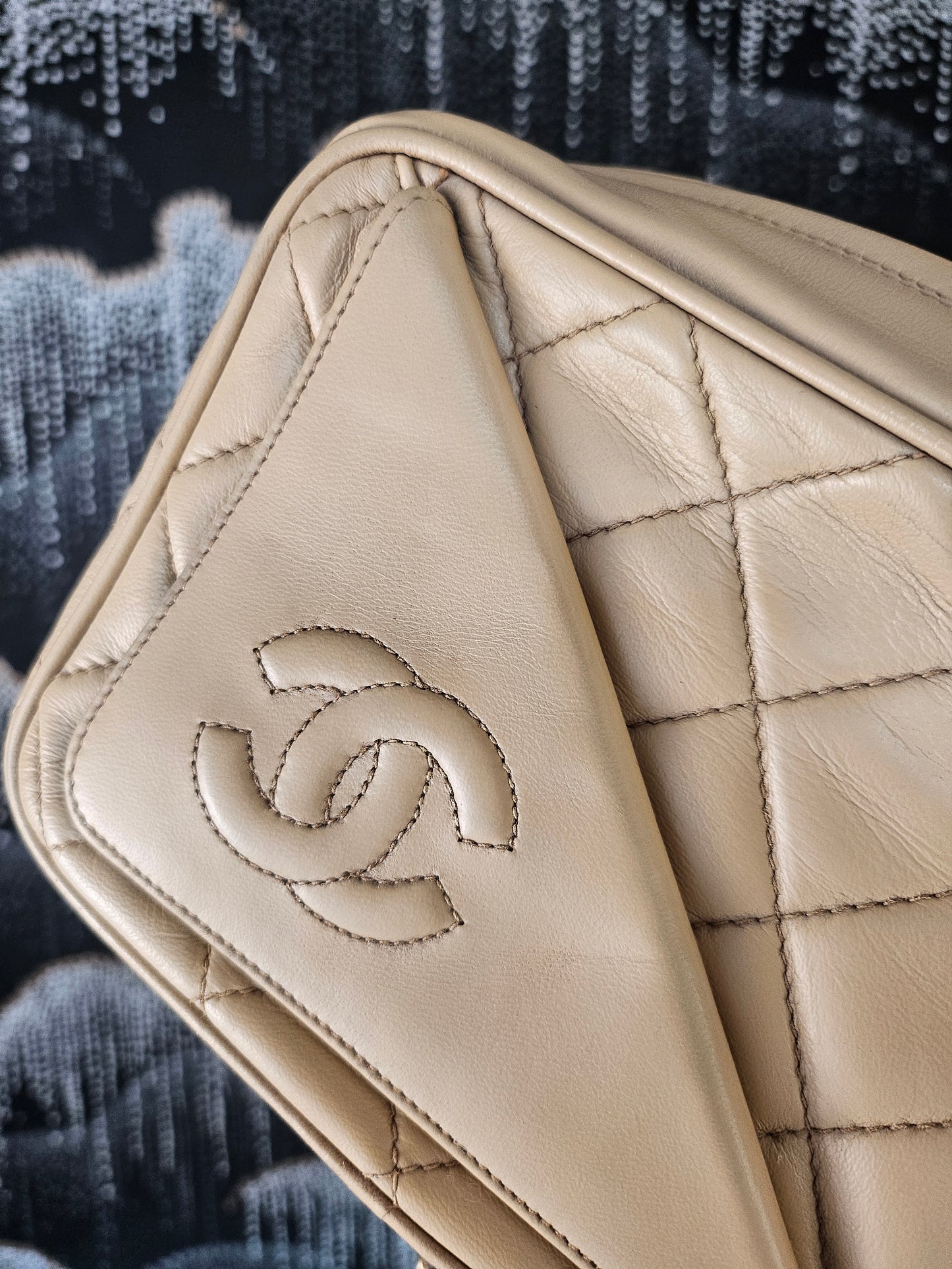 Chanel Series 1 (1989-1991) Vintage Beige Lambskin Camera Bag